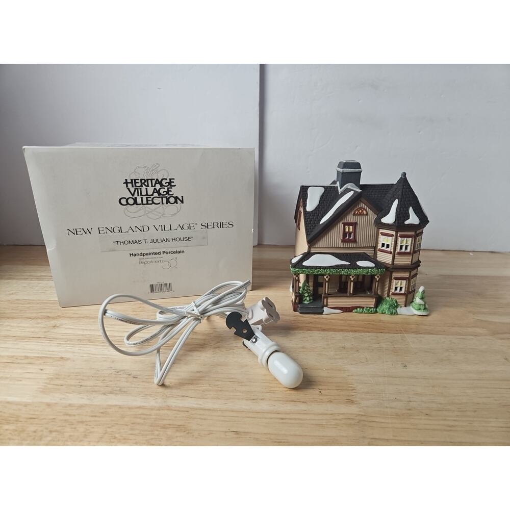 Dept‎ 56, Thomas T. Julian House, New England Villages (56570)Orig.Box & Lite